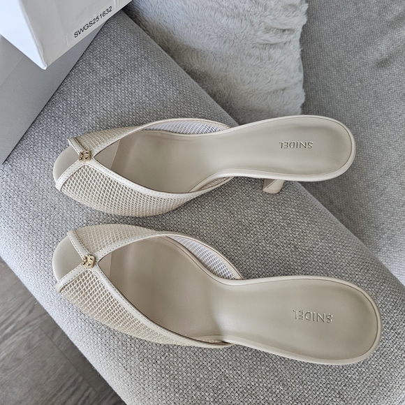 Cream Heeled Sandals - Picture 2 of 8